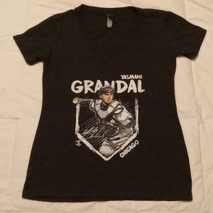 Next Level Chicago White Sox Yasmani Grandal v neck sz L